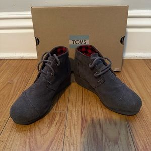Toms Shoes
